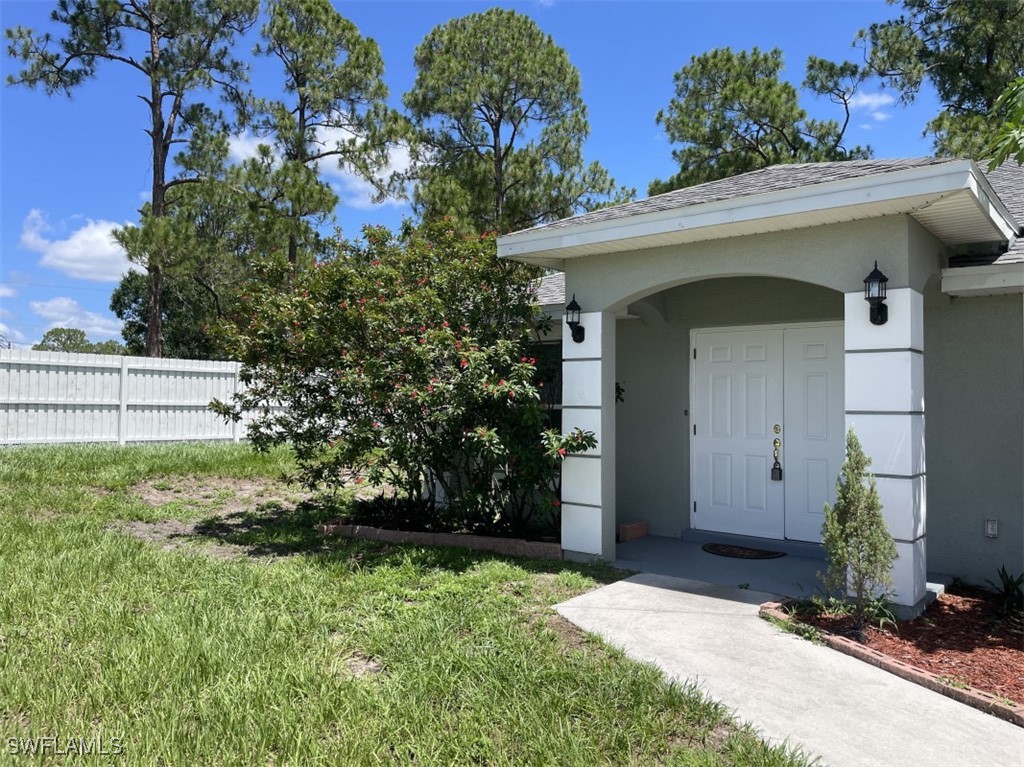 3 Bed SingleFamilyResidence for Sale in Lehigh Acres, FL — photo 2