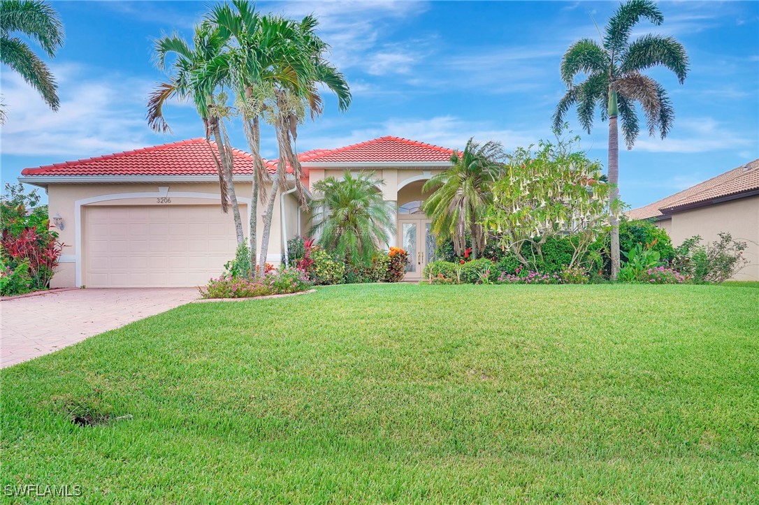 3 Bed Pool Home for Sale in Cape Coral, photo 2
