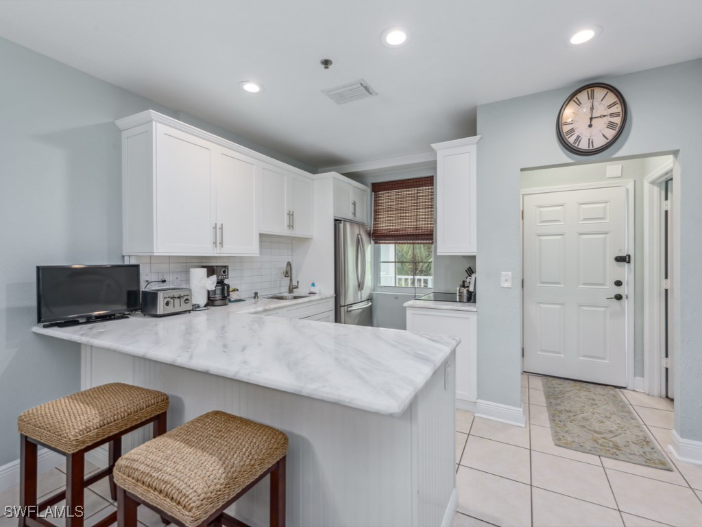 2 Bed Condominium for Sale in Olde Marco Inn, photo 2