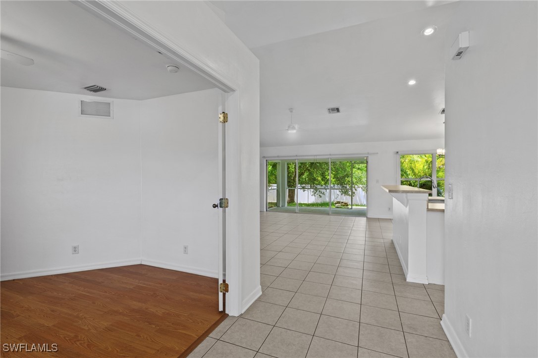 3 Bed SingleFamilyResidence for Sale in Cape Coral, FL — photo 2
