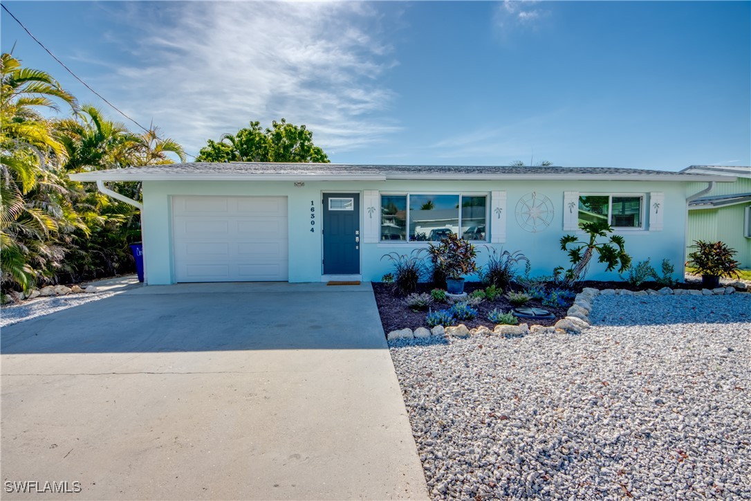 2 Bed Waterfront Home for Sale in Bokeelia, photo 2