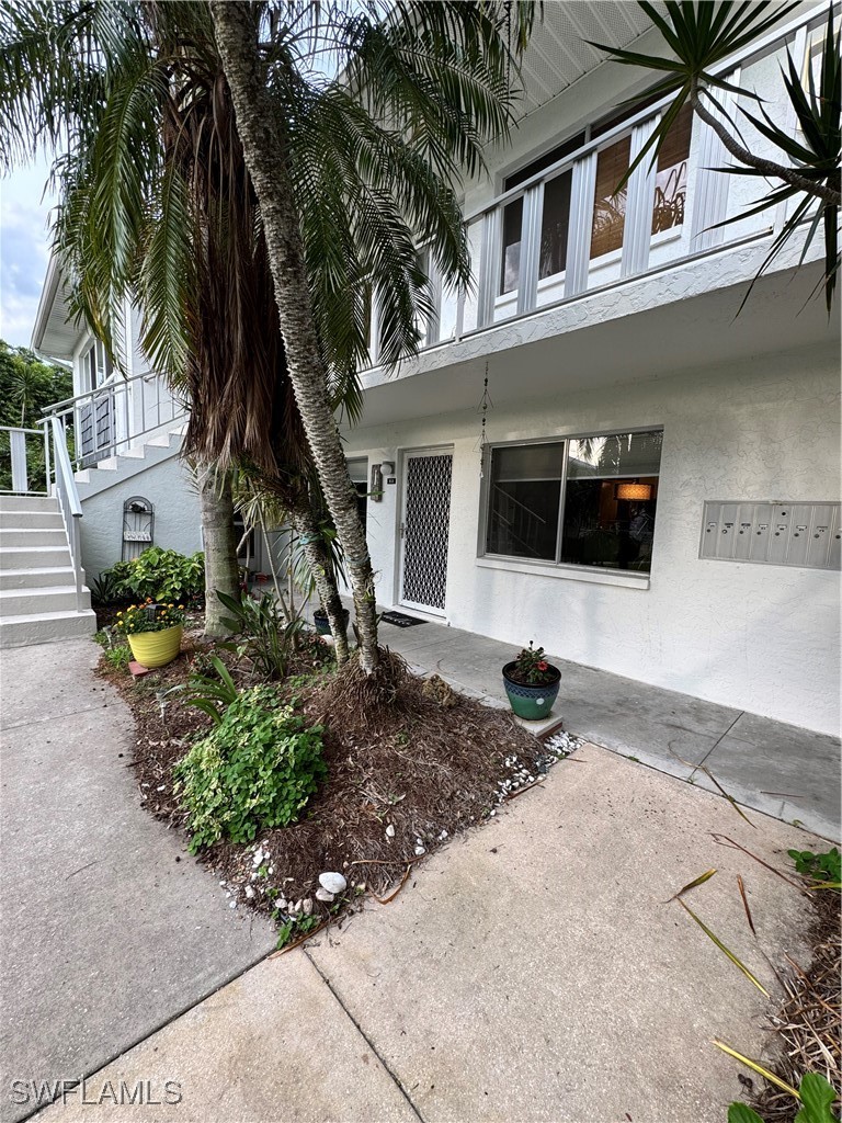 2 Bed Condominium for Sale in Fort Myers, FL, $100,000 — photo 2