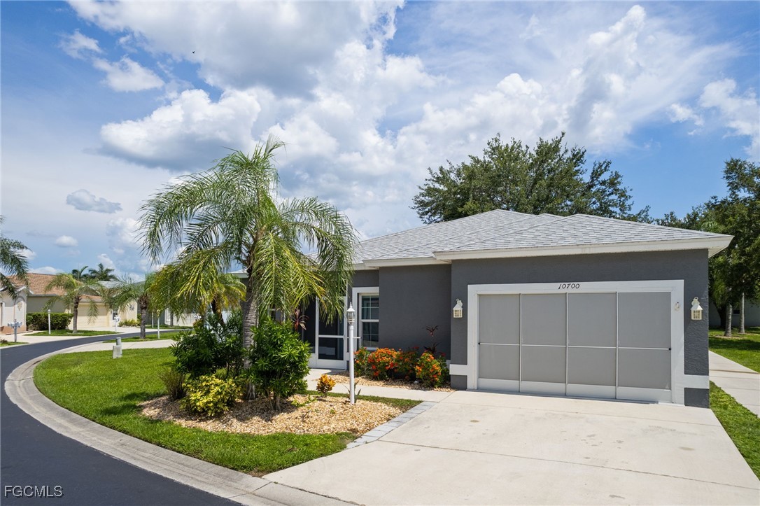 2 Bed SingleFamilyResidence for Sale in Estero, FL, $349,000 — photo 2