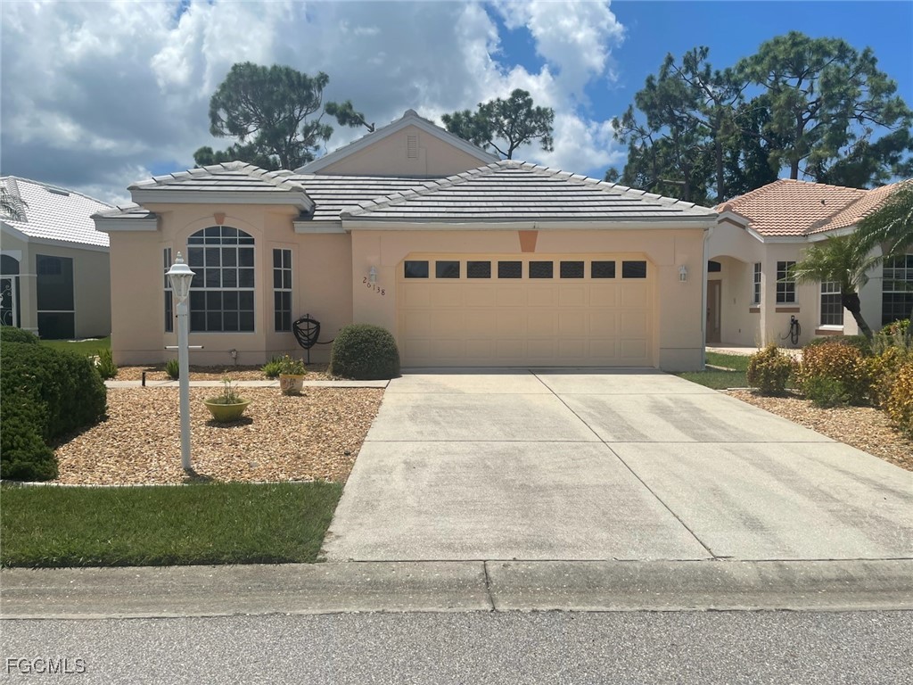 3 Bed SingleFamilyResidence for Sale in Seminole, FL — photo 2