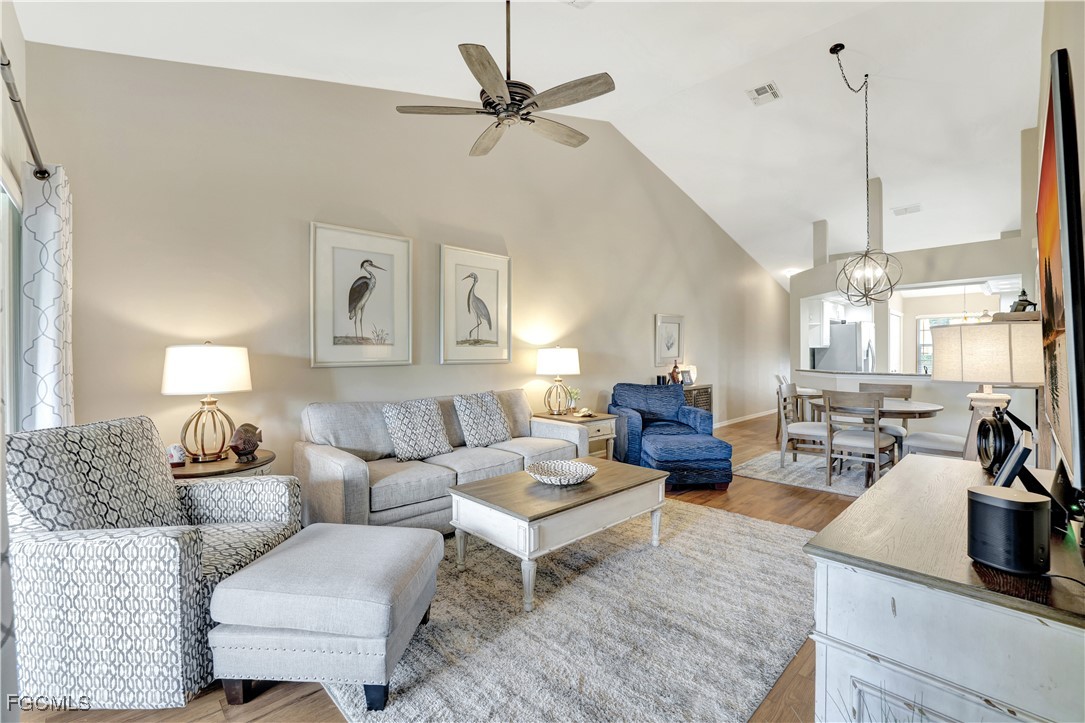 2 Bed Condominium for Sale in Worthington, photo 2
