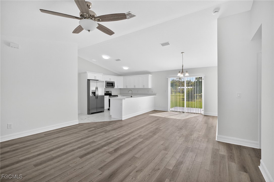 3 Bed SingleFamilyResidence for Sale in Punta Gorda, FL — photo 2