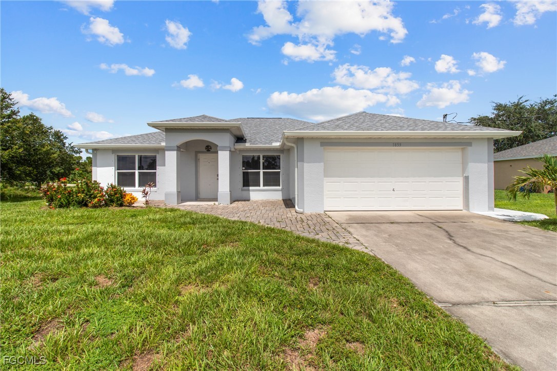 4 Bed SingleFamilyResidence for Sale in Lehigh Acres, FL — photo 2