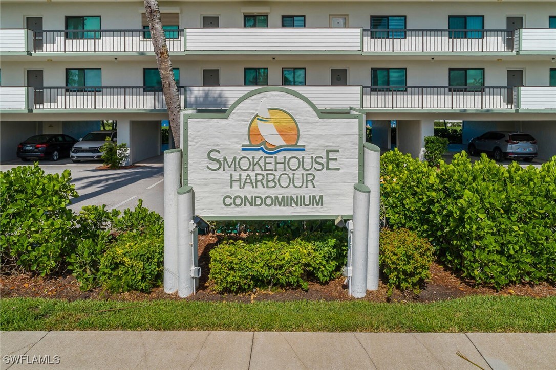 2 Bed Waterfront Home for Sale in Marco Island, photo 2