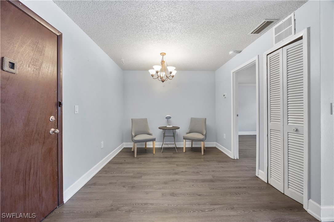1 Bed Condominium for Sale in Windsor West, photo 2