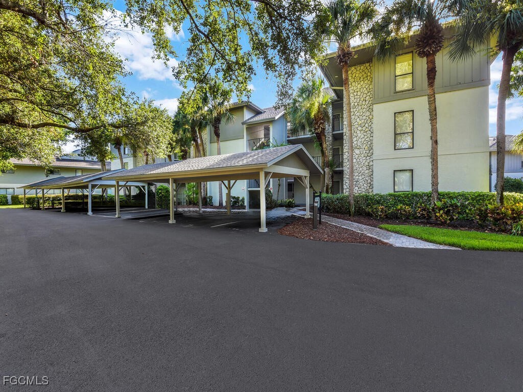 2 Bed Condominium for Sale in Naples, FL, $230,000 — photo 2