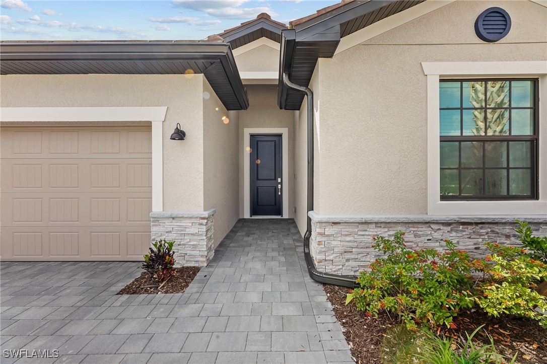 4 Bed Pool Home for Sale in Timber Creek, photo 2