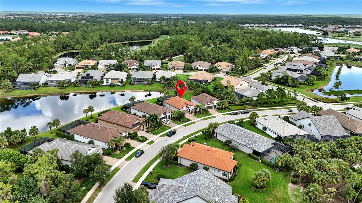 2 Bed Pool Home for Sale in Naples, photo 2