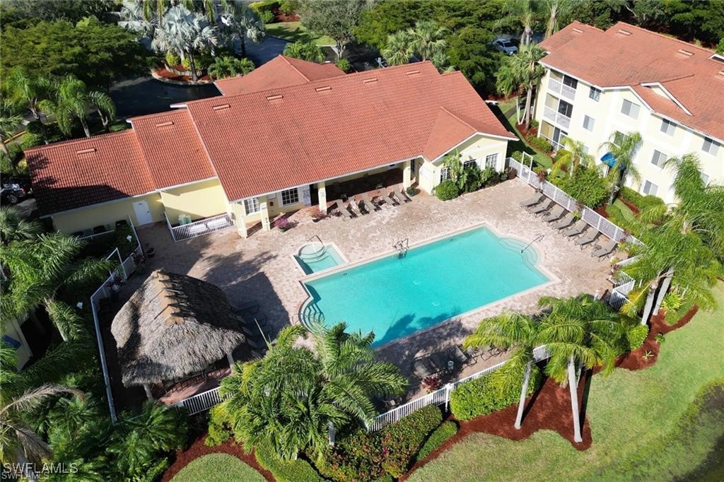 2 Bed Condominium for Sale in Naples, photo 2