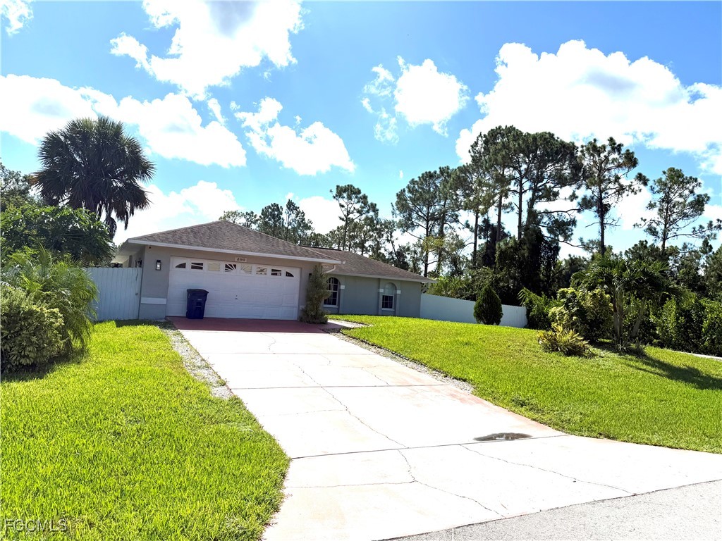 4 Bed SingleFamilyResidence for Sale in Lehigh Acres, FL — photo 2