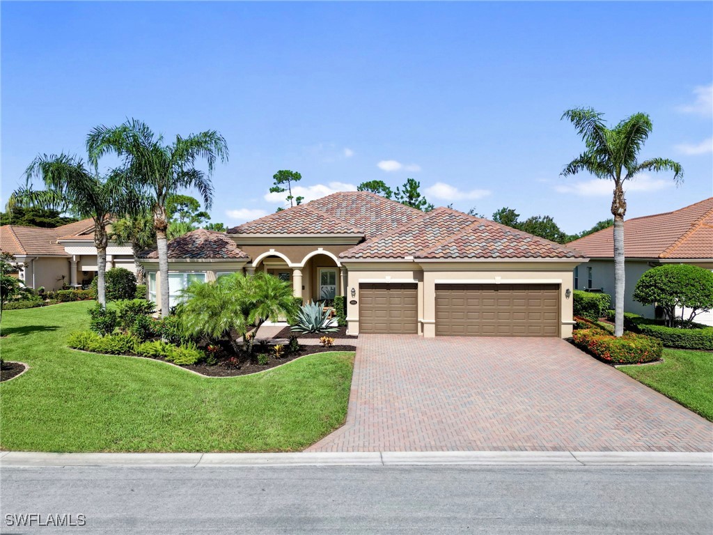 5 Bed Pool Home for Sale in Bella Terra, photo 2