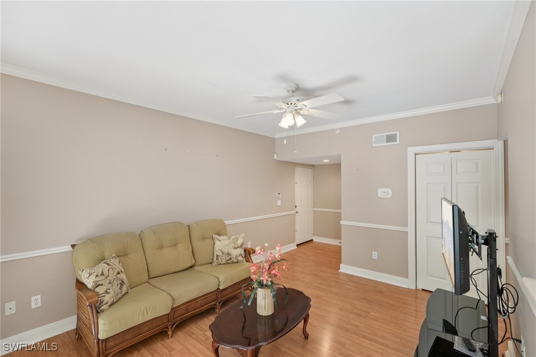 1 Bed Condominium for Sale in Napoli, FL — photo 2