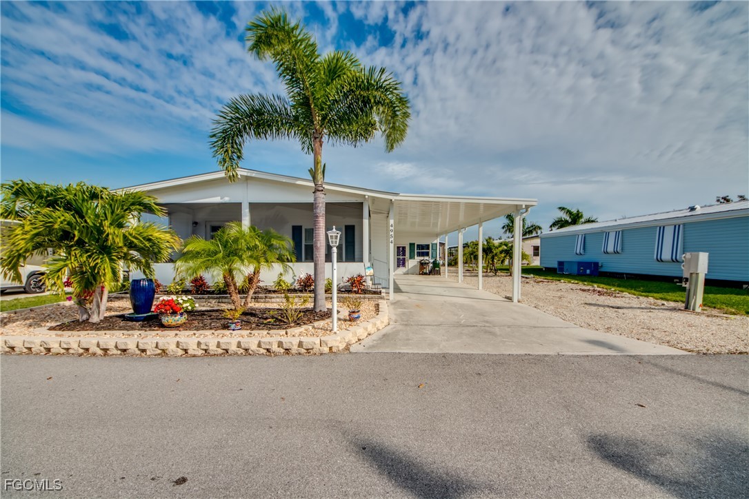 2 Bed ManufacturedHome for Sale in Pine Island Cove, FL — photo 2