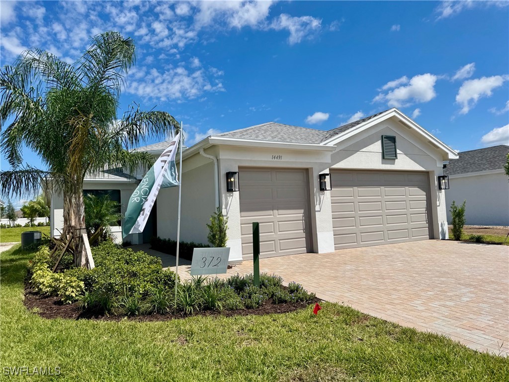3 Bed SingleFamilyResidence for Sale in Valencia Harbor, FL — photo 2