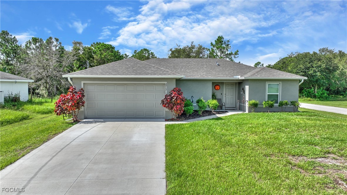 3 Bed SingleFamilyResidence for Sale in Lehigh Acres, photo 2