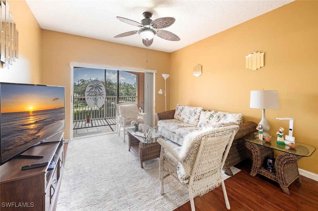 2 Bed Condominium for Sale in Napoli, FL — photo 2