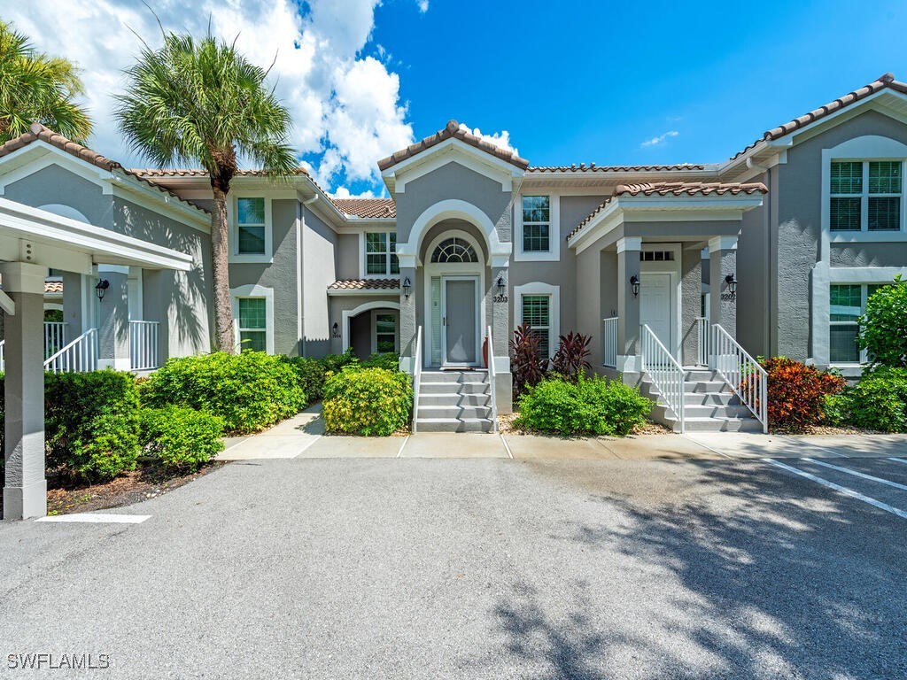 2 Bed Waterfront Home for Sale in Estero, photo 2