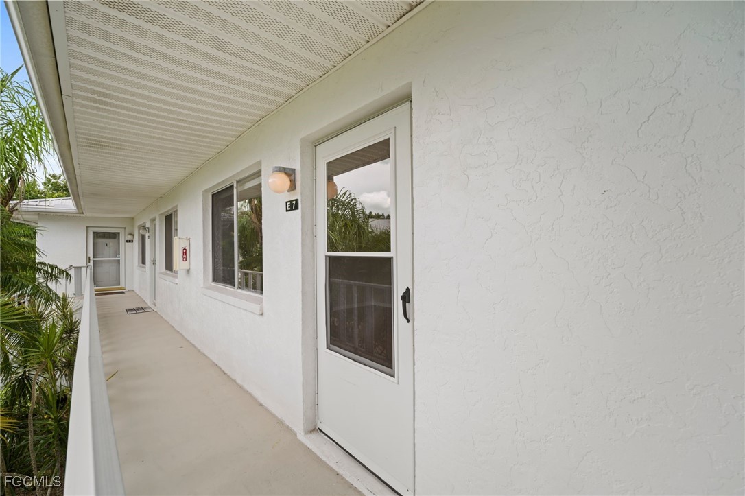 1 Bed Pool Home for Sale in Fort Myers, FL, $81,000 — photo 2