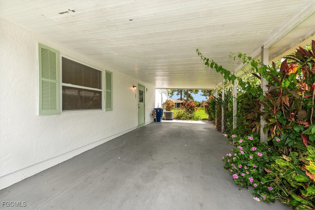 2 Bed Attached for Sale in Pinewood Condominium, photo 2