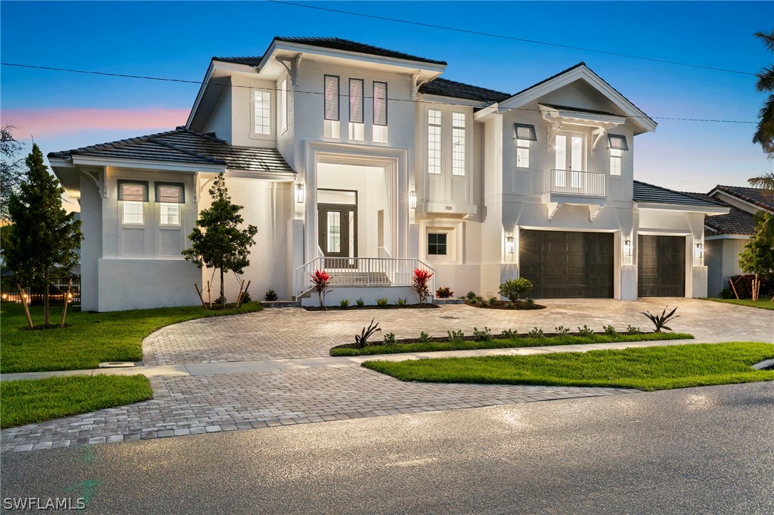 6 Bed Pool Home for Sale in Marco Island, photo 2