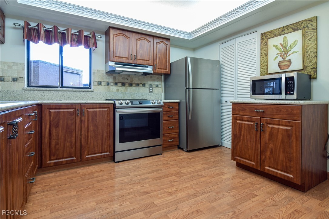 2 Bed Waterfront Home for Sale in North Fort Myers, FL — photo 2