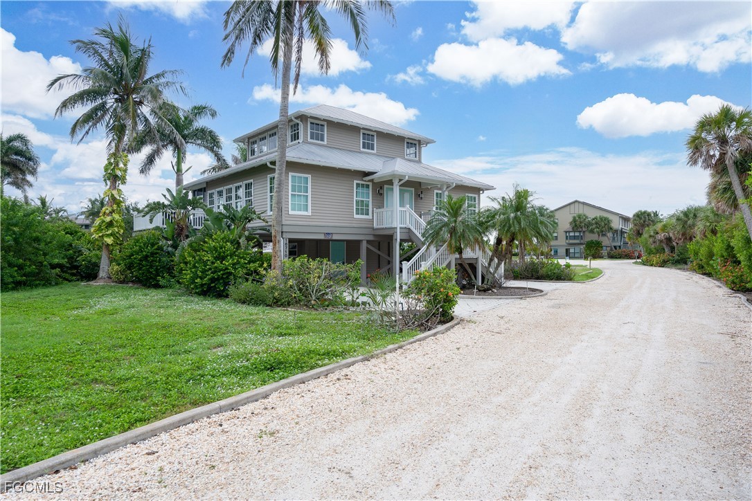 3 Bed Waterfront Home for Sale in Bokeelia, photo 2