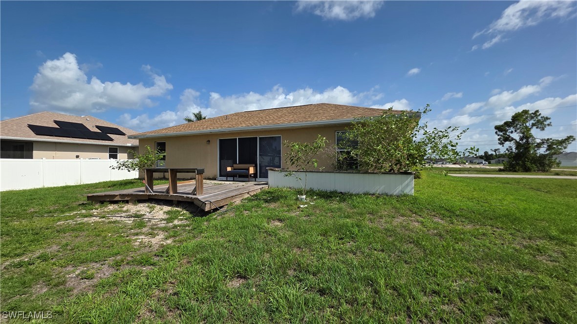 3 Bed SingleFamilyResidence for Sale in Cape Coral, FL — photo 2