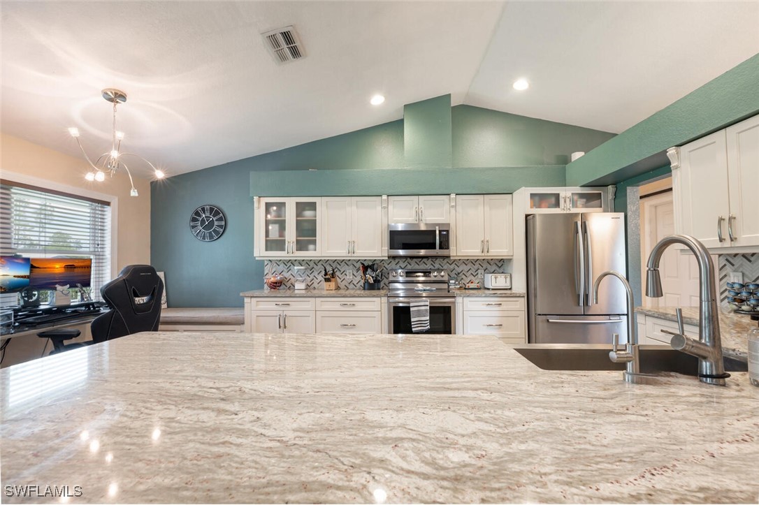 3 Bed SingleFamilyResidence for Sale in Naples, photo 2