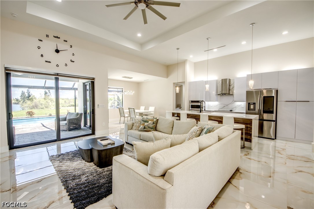 3 Bed Pool Home for Sale in Cape Coral, photo 2