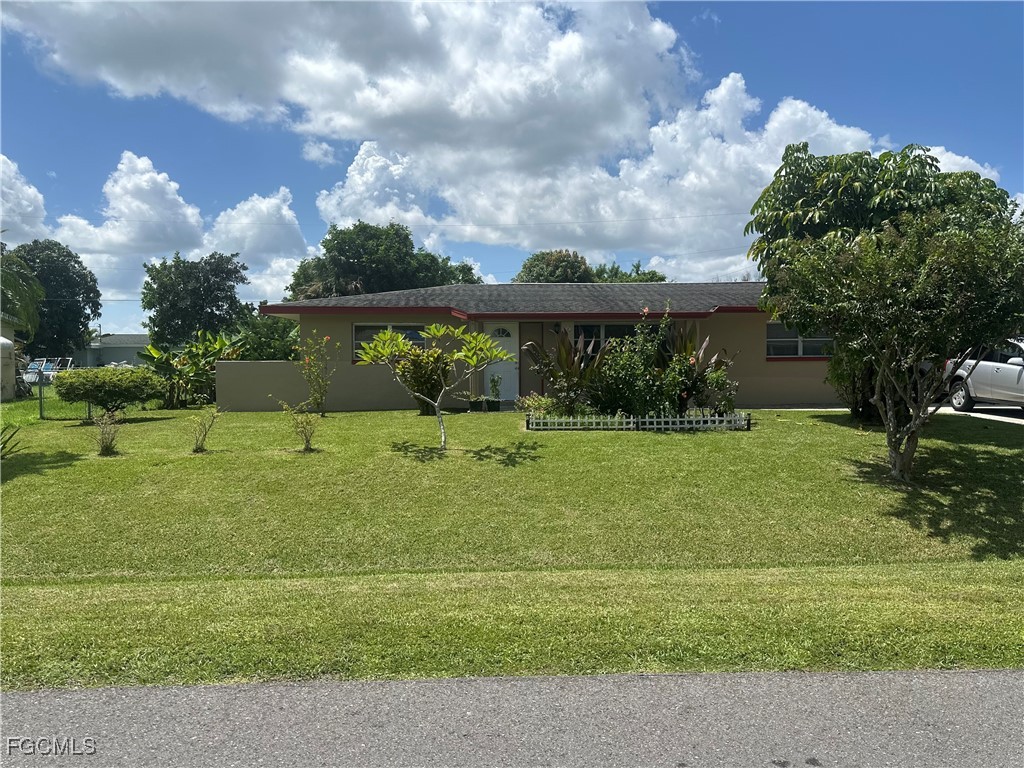 3 Bed SingleFamilyResidence for Sale in Lehigh Acres, photo 2