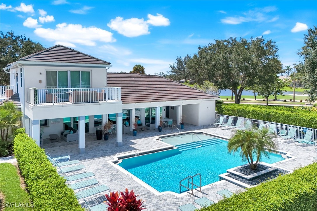2 Bed Waterfront Home for Sale in Naples, photo 2