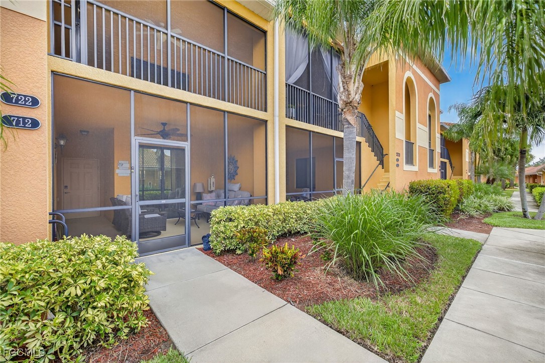 2 Bed Condominium for Sale in Palmetto Cove, FL, $295,000 — photo 2