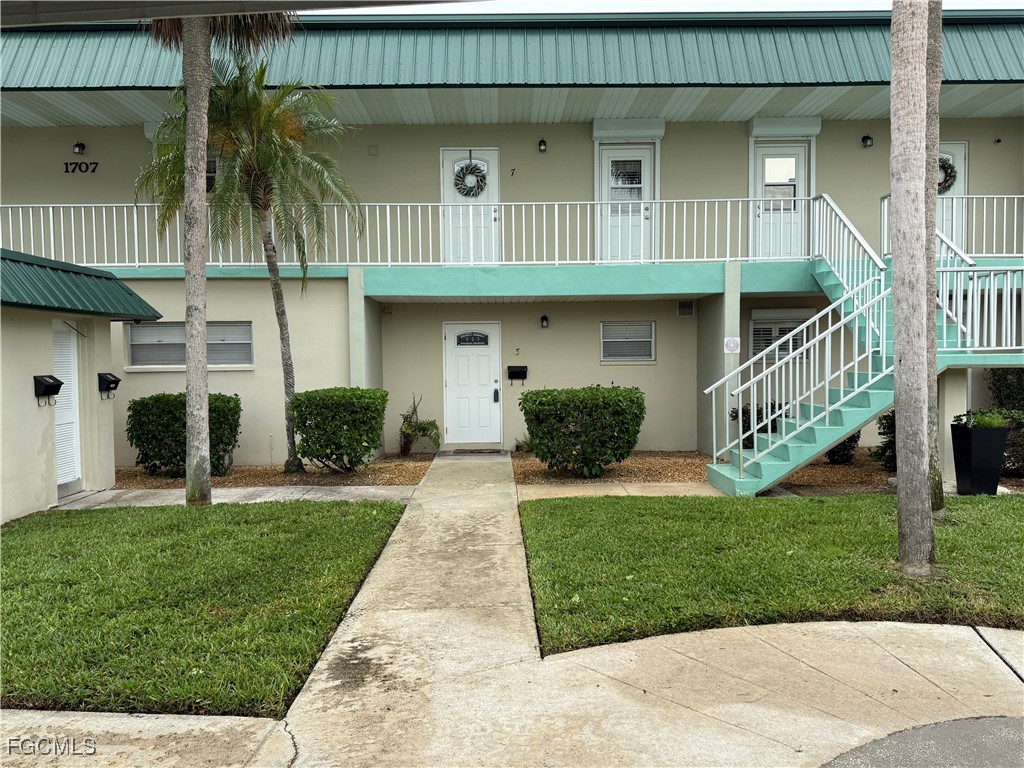 2 Bed Condominium for Sale in Greenwood Condo, FL, $114,500 — photo 2