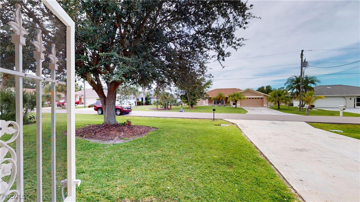 3 Bed SingleFamilyResidence for Sale in Deep Creek, FL — photo 2