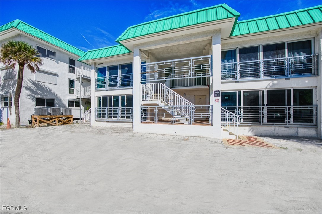 2 Bed Waterfront Home for Sale in Fort Myers Beach, FL — photo 2
