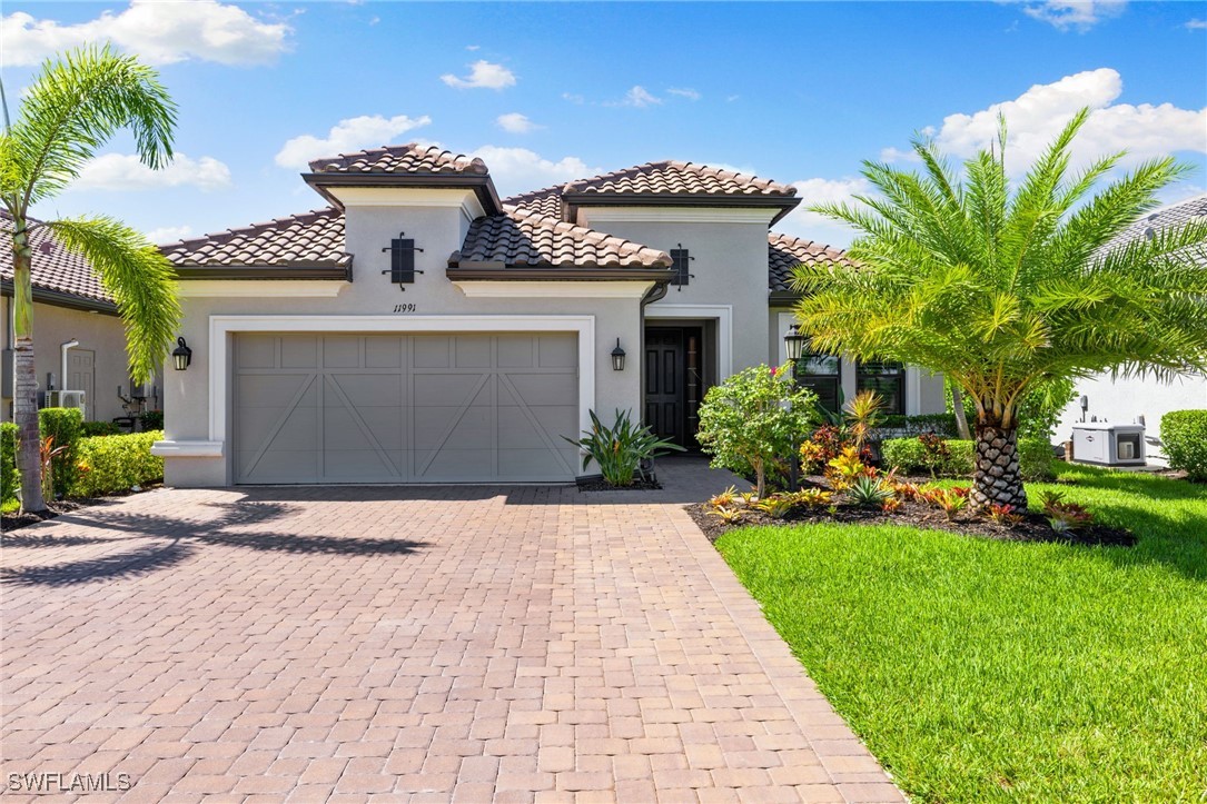 3 Bed Pool Home for Sale in Fort Myers, FL, $1,549,000 — photo 2