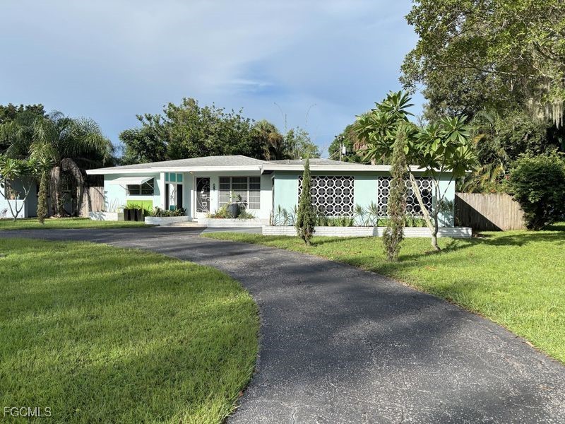 2 Bed SingleFamilyResidence for Sale in Cypress Terrace, photo 2