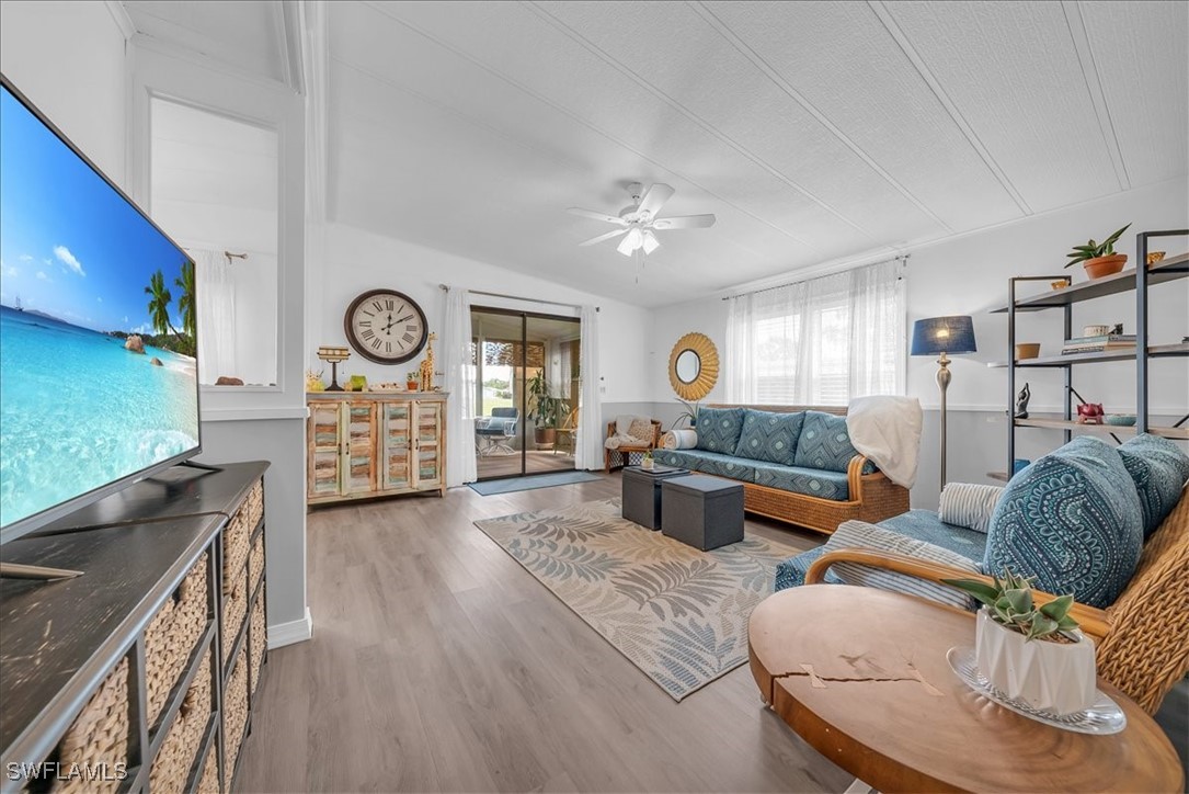 2 Bed ManufacturedHome for Sale in Naples, photo 2