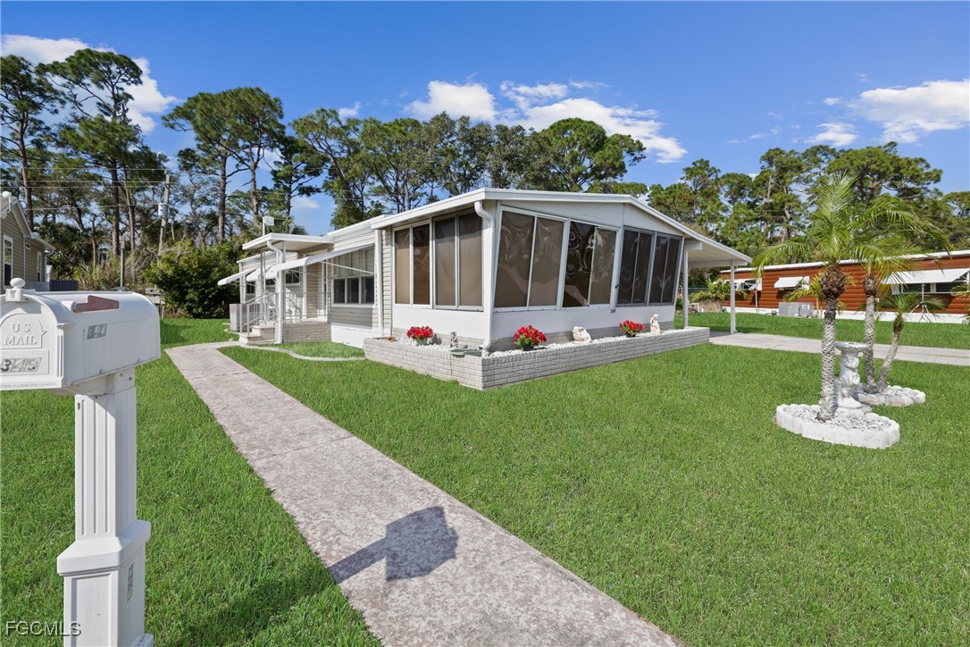 2 Bed ManufacturedHome for Sale in North Fort Myers, FL — photo 2