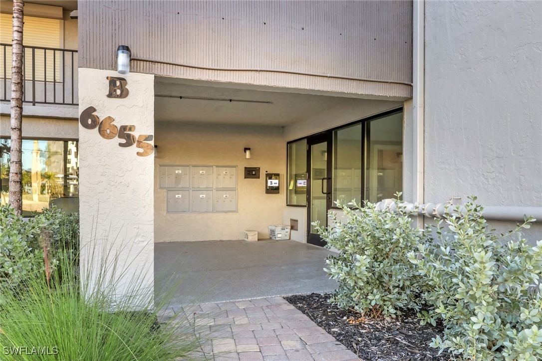 2 Bed Condominium for Sale in Fort Myers Beach, FL, $349,900 — photo 2