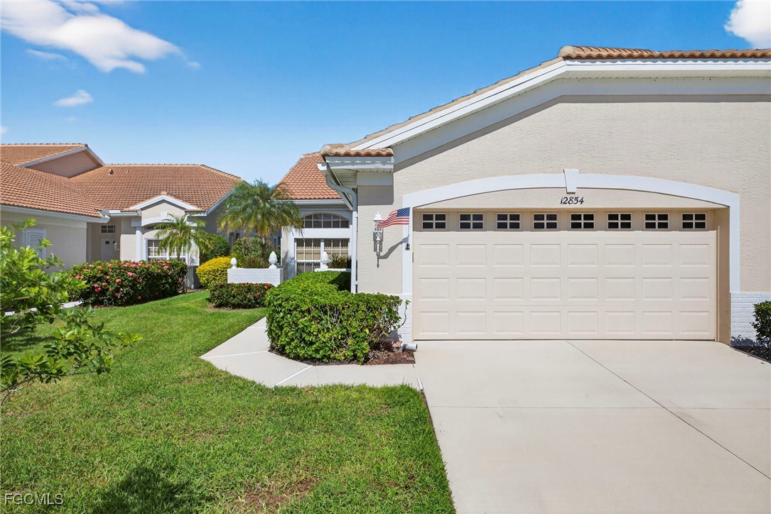 3 Bed Waterfront Home for Sale in Fort Myers, photo 2
