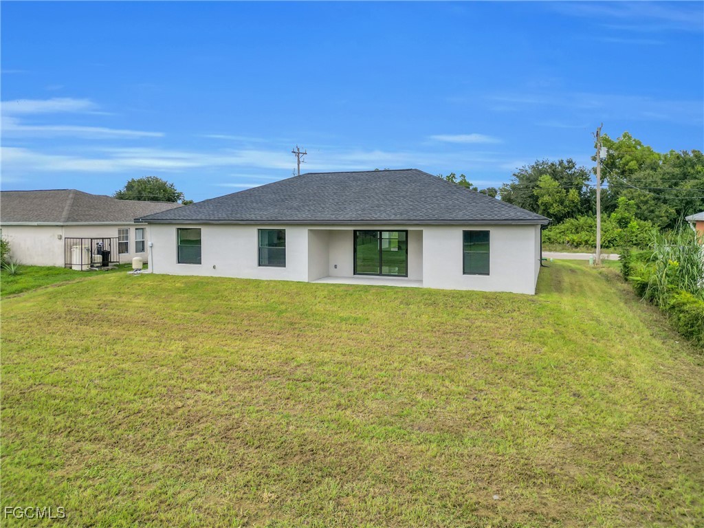 3 Bed SingleFamilyResidence for Sale in Lehigh Acres, photo 2