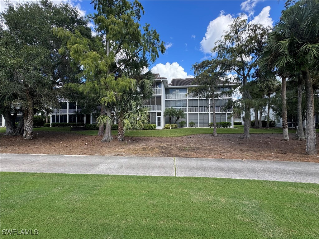 2 Bed Condominium for Sale in Naples, FL, $190,000 — photo 2