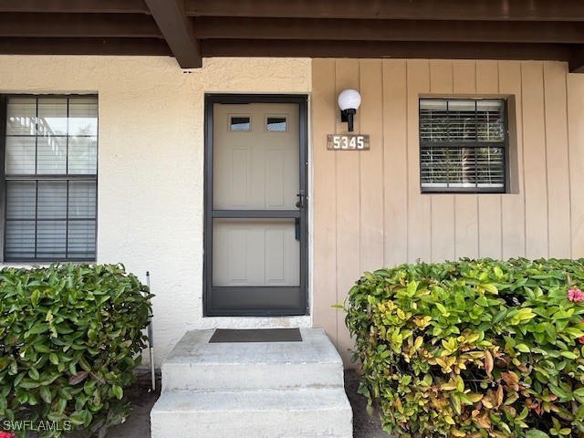 2 Bed Waterfront Home for Sale in Naples, photo 2