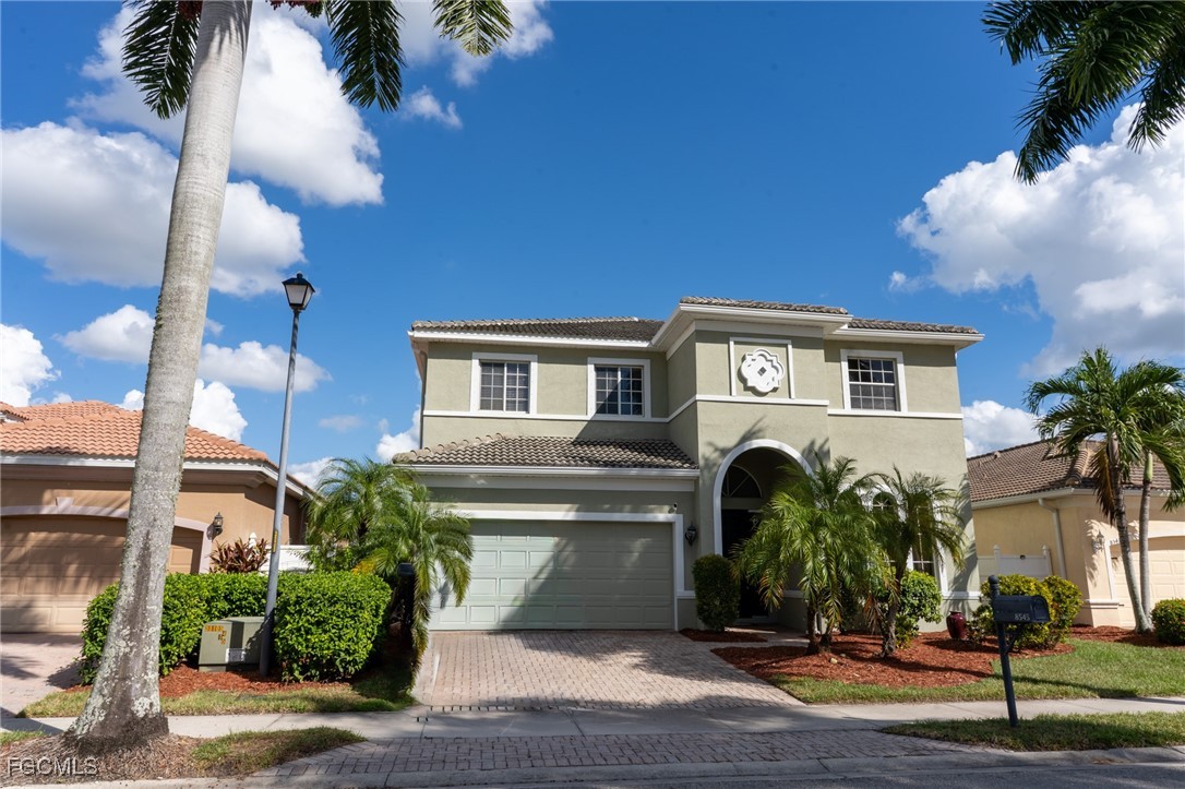 4 Bed Pool Home for Sale in Olympia Pointe, photo 2