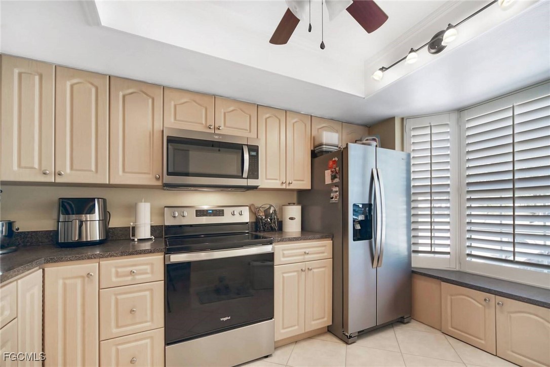 2 Bed Condominium for Sale in Cape Coral, photo 2